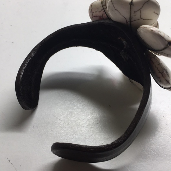 Flower bracelet:) - Picture 3 of 3